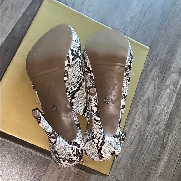 Thalia Sodi Luzia Fabric Peep Toe Ankle Strap - Picture 9 of 9